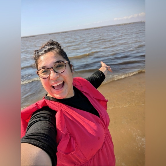 Meet your Posher, Gabrielle - Picture 1 of 6